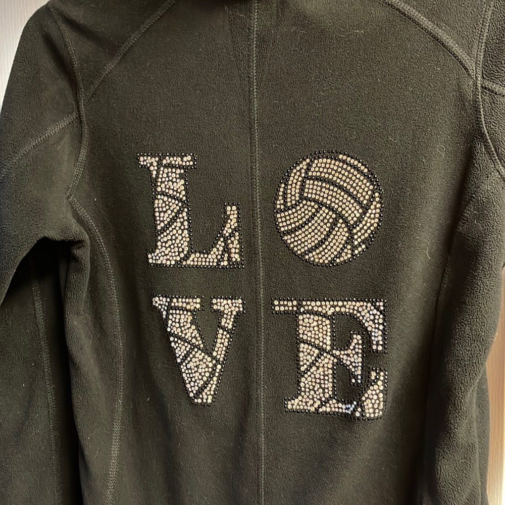 Fleece pullover size Medium with thumb holes